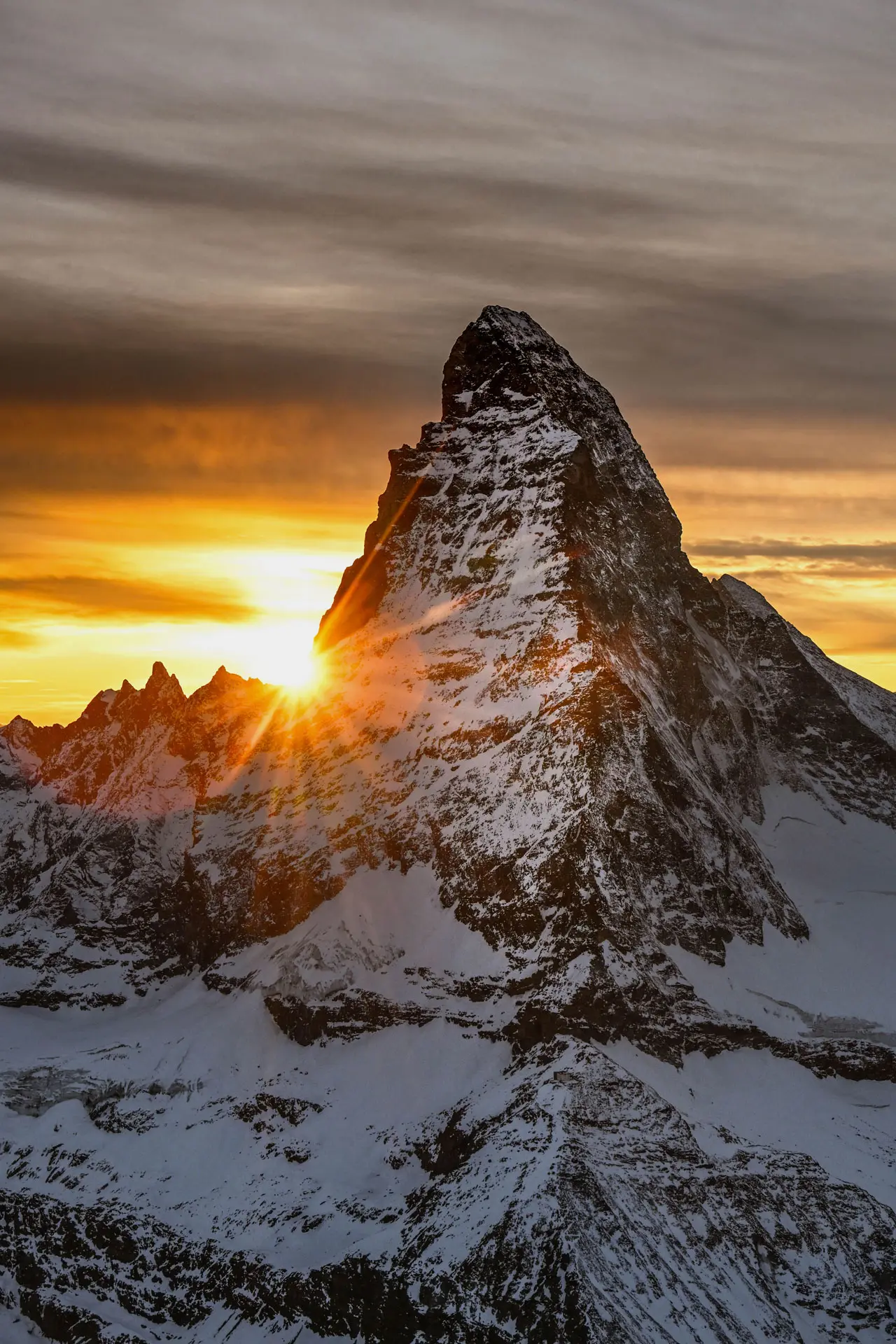 Das Matterhorn bei einem Helikopterflug der Air-Glaciers